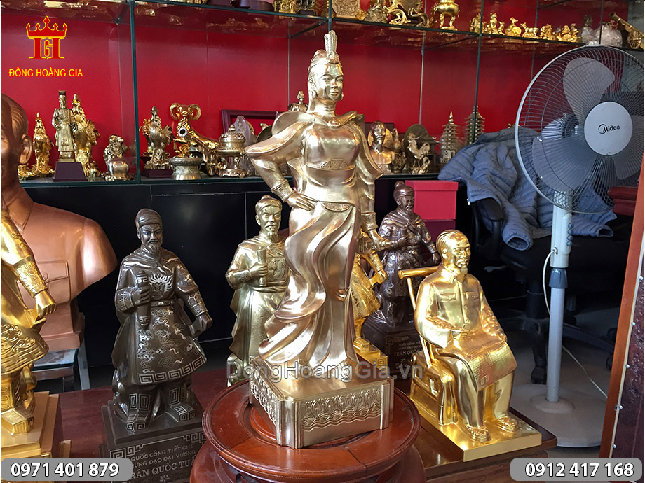 tượng nữ tướng lê chân đồng thau